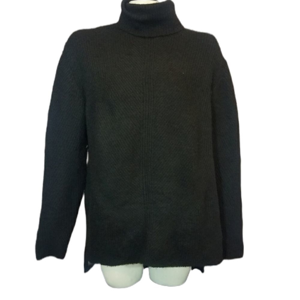 Sweet Romeo Black Turtleneck Size Small